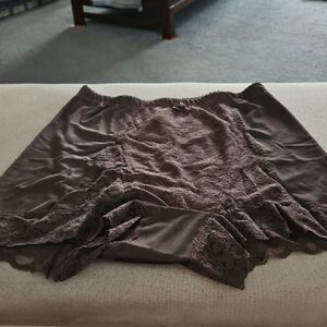 Elegant Lace Trim Women's Sleep Shorts